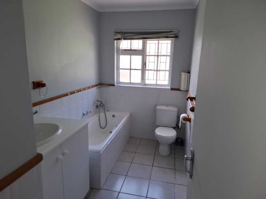 To Let 3 Bedroom Property for Rent in Gordons Bay Central Western Cape